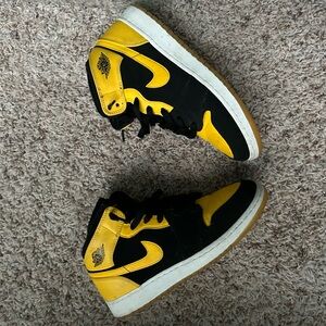 Nike retro mid new love size 6.5 Y Black and Yellow Sneakers